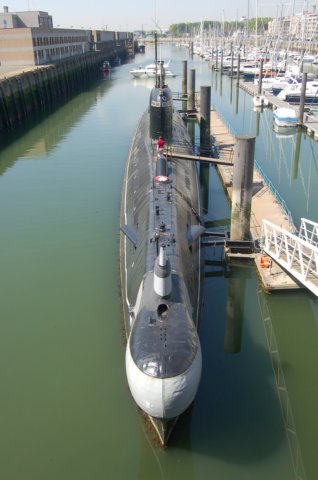 submarinefrontview2.jpg