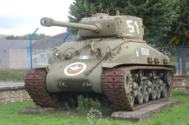 m4a1e8sherman.jpg