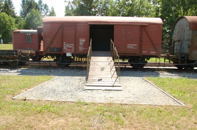 railwaycargowagonztrglm.jpg