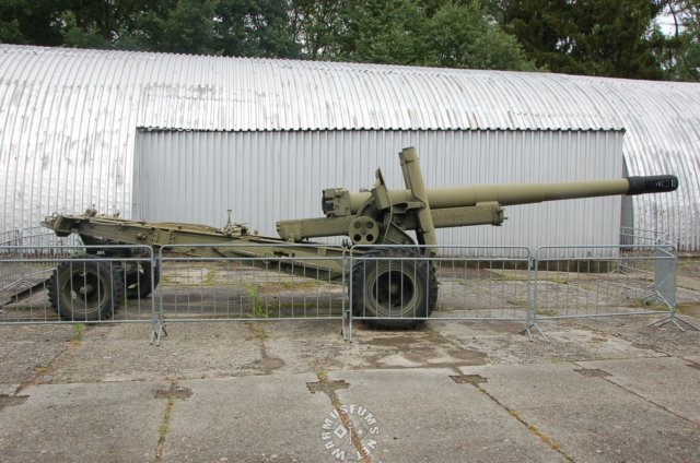 russian152mmhowitzercannon.jpg