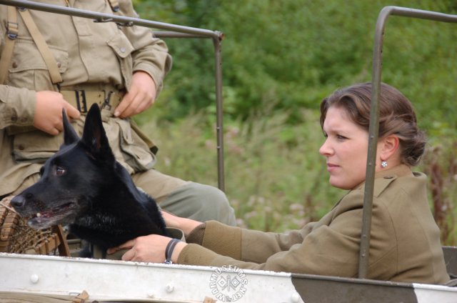 femalesoldieranddog.jpg