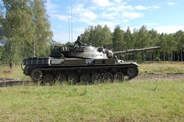 leopard1rightsideview.jpg