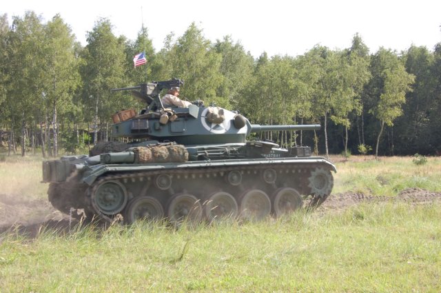 m24chaffeerightsideview2.jpg