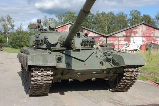 t72frontview2.jpg