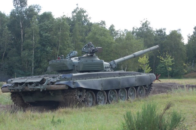 t72rightview2.jpg