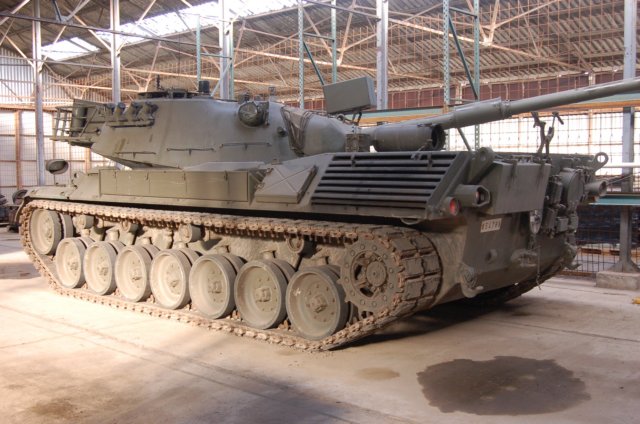 leopard1leftrearview.jpg