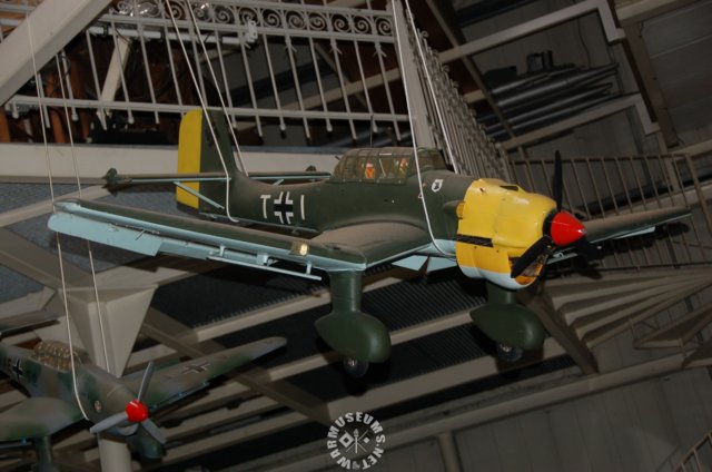 ju87bstukafollowedbyaju87d.jpg