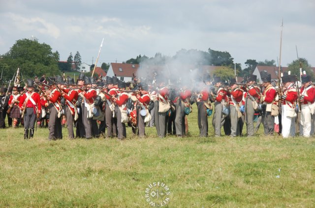 britishlineinfantryshootingatfrenchsoldiers2.jpg