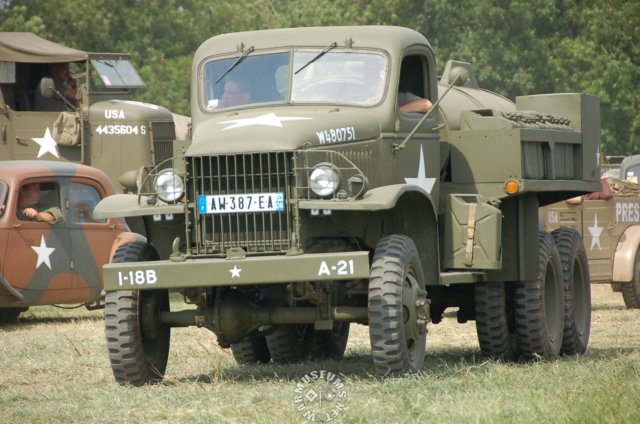 gmcwithpetroltankbody.jpg