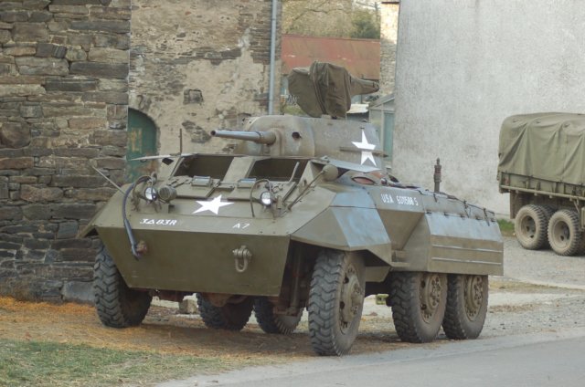 m8greyhoundleftfrontview.jpg