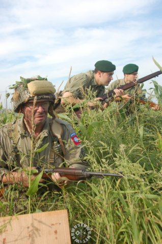 uspatratrooperandgreeenberets.jpg