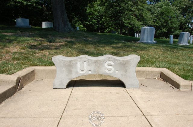bench.jpg