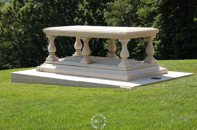 monument.jpg
