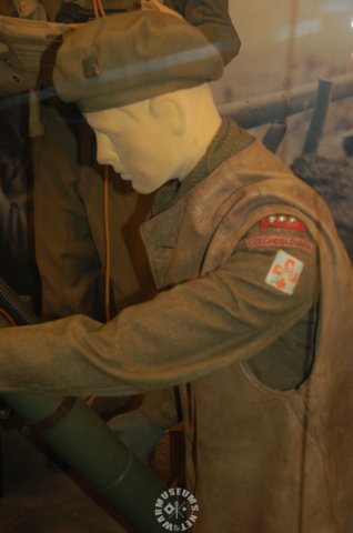 czechsoldierwearingbritishuniform.jpg