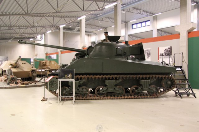 m4a4shermanfirefly2.jpg