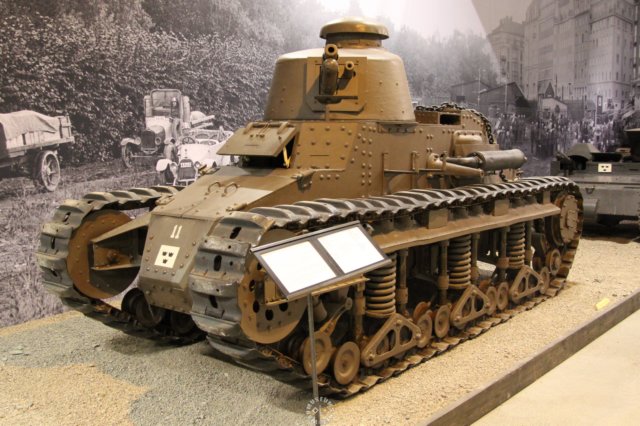 renaultnc27.jpg