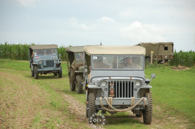 threejeeps.jpg