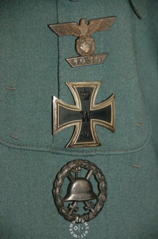 crossofironww1withothergermanww2emblems.jpg