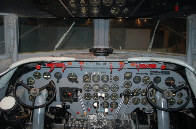 c47skytraincockpitview.jpg
