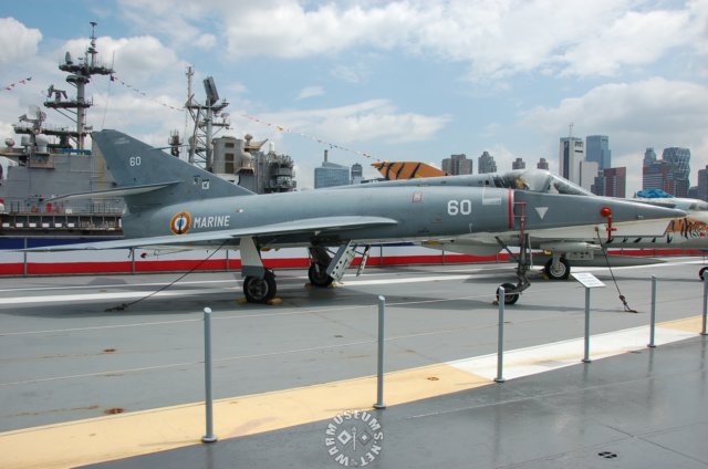 dassaultetendardiv.jpg