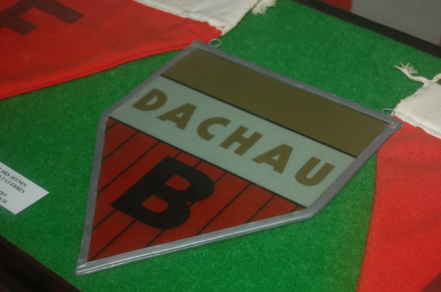 dachaucampbadge.jpg