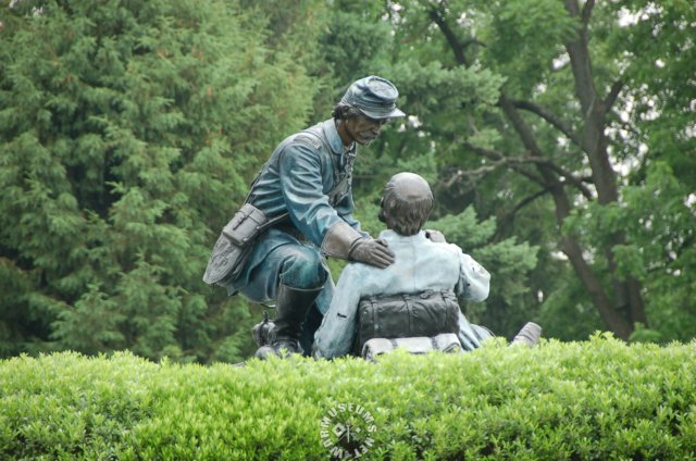statue4.jpg