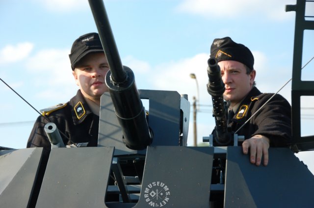 sdkfz22crewmembers.jpg