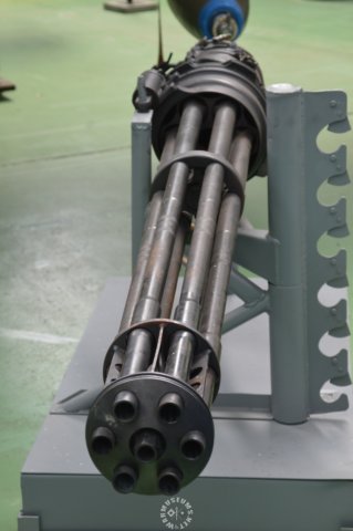 gatlinggunusedinsidef16.jpg