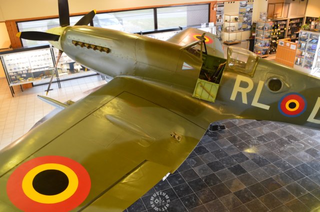 spitfiremkxivleftview.jpg