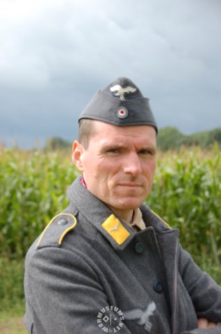 germanluftwaffesoldier.jpg