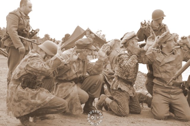 germansoldiersbeingprisonersofwar.jpg