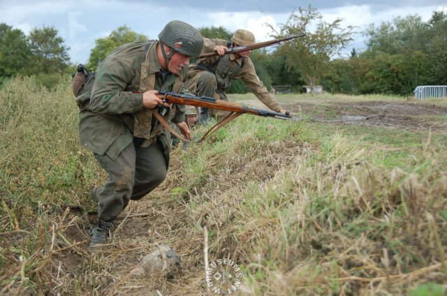 germanfallshirmjagersassaultinguspositionsalasttime.jpg