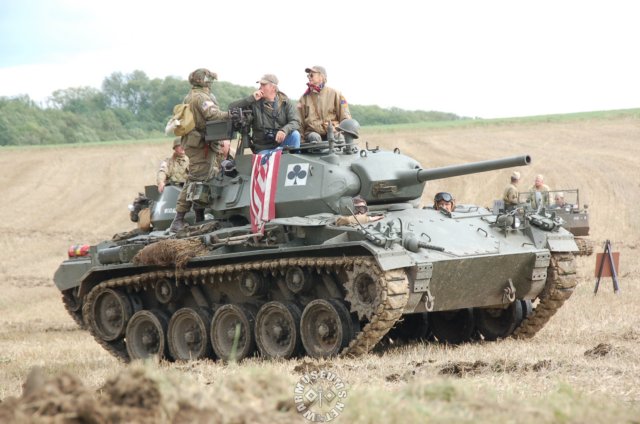 m24chaffee.jpg