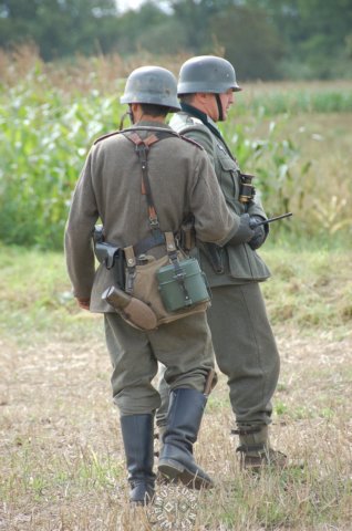twogermansoldiers2.jpg
