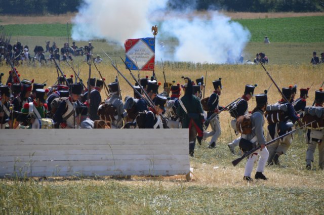 frenchinfantryisretreatingfromthefarm.jpg