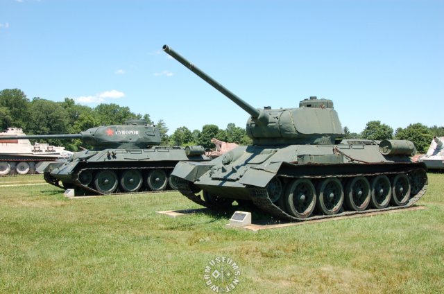 twot3485tanks.jpg