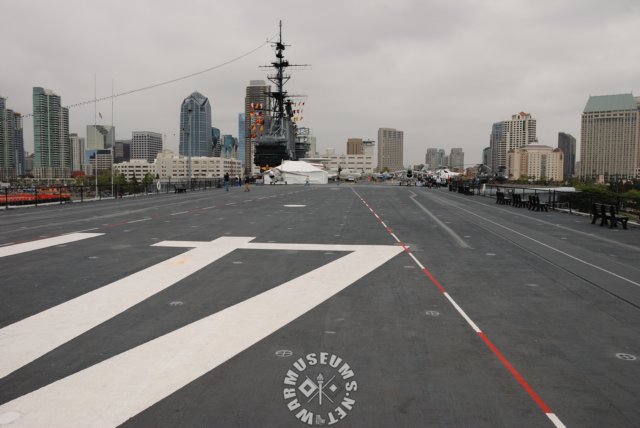 flightdeck2.jpg