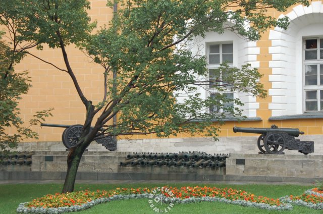 canons2.jpg