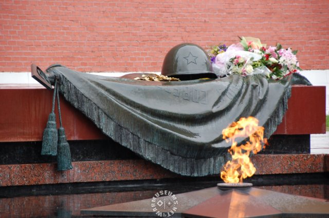 ww2memorial2.jpg