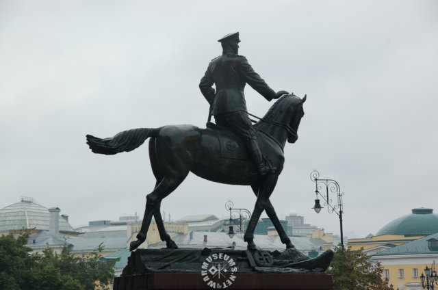 zhukovstatue8.jpg